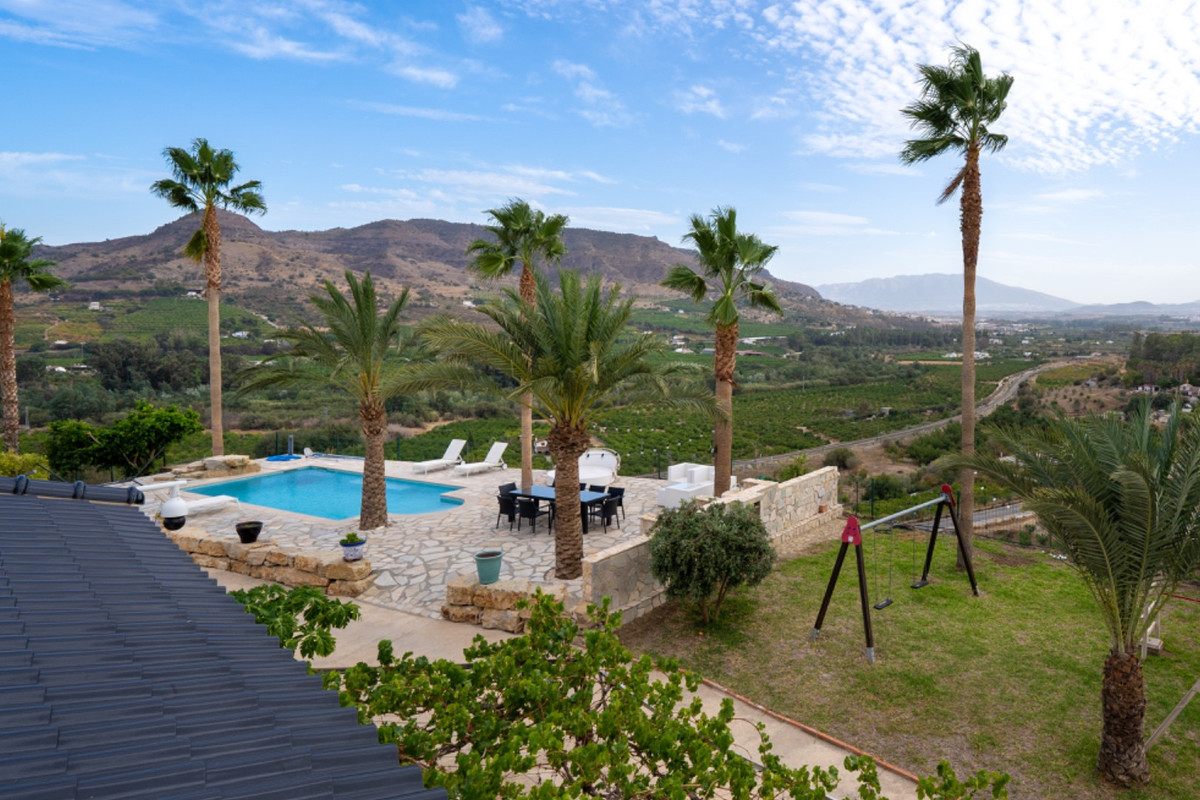 Se vende Finca - Cortijo de 4 dormitorios en Costa Del Sol, Málaga, España