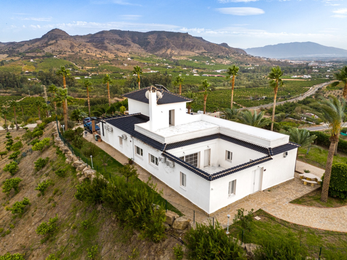 Se vende Finca - Cortijo de 4 dormitorios en Costa Del Sol, Málaga, España