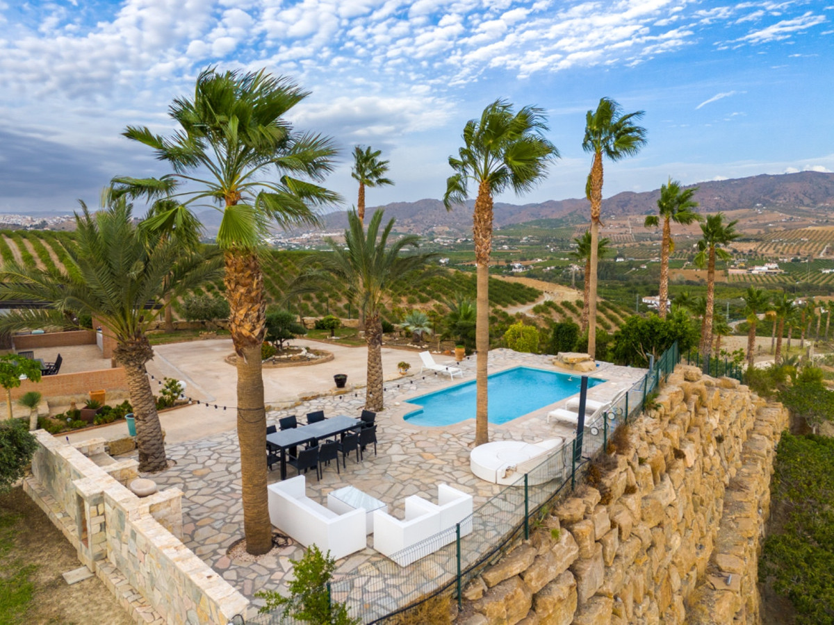 Se vende Finca - Cortijo de 4 dormitorios en Costa Del Sol, Málaga, España