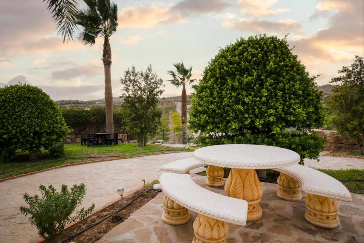 Se vende Finca - Cortijo de 4 dormitorios en Costa Del Sol, Málaga, España
