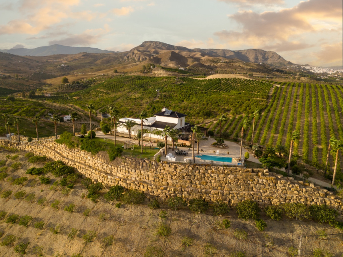 Se vende Finca - Cortijo de 4 dormitorios en Costa Del Sol, Málaga, España