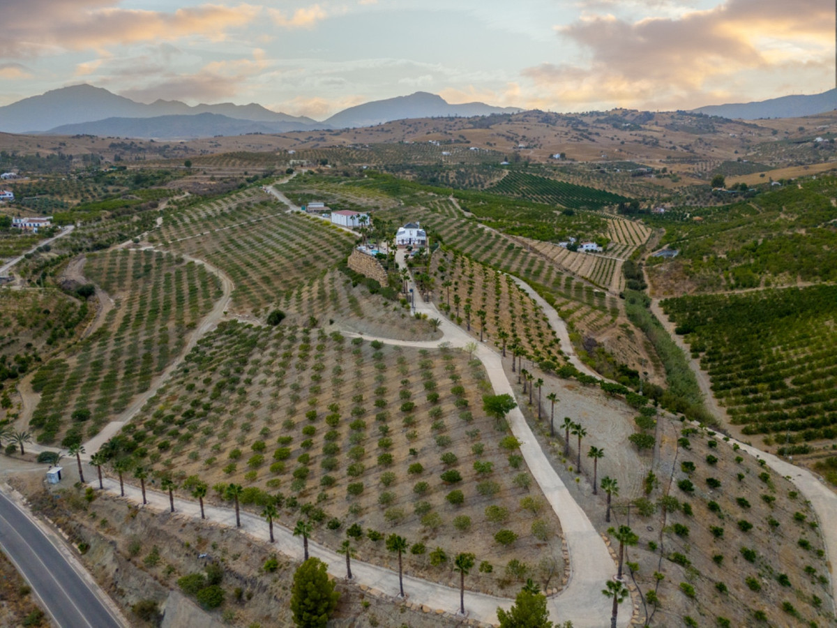 Se vende Finca - Cortijo de 4 dormitorios en Costa Del Sol, Málaga, España