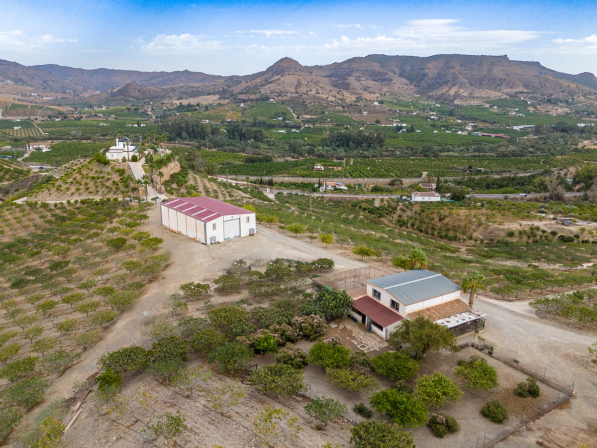 Se vende Finca - Cortijo de 4 dormitorios en Costa Del Sol, Málaga, España