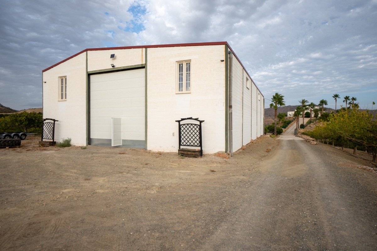 Se vende Finca - Cortijo de 4 dormitorios en Costa Del Sol, Málaga, España