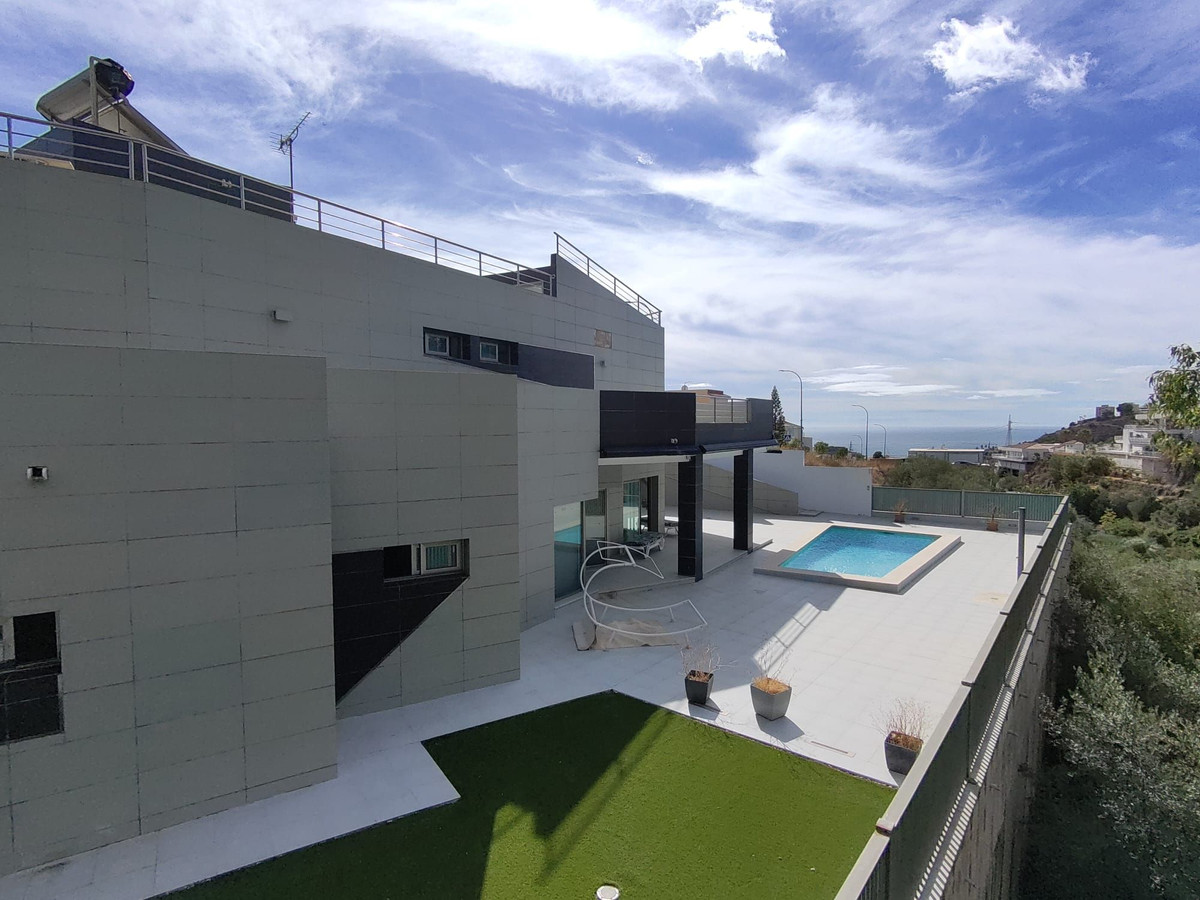 5 Bed Townhouse for sale in Benalmadena Costa Del Sol, Málaga, Spain