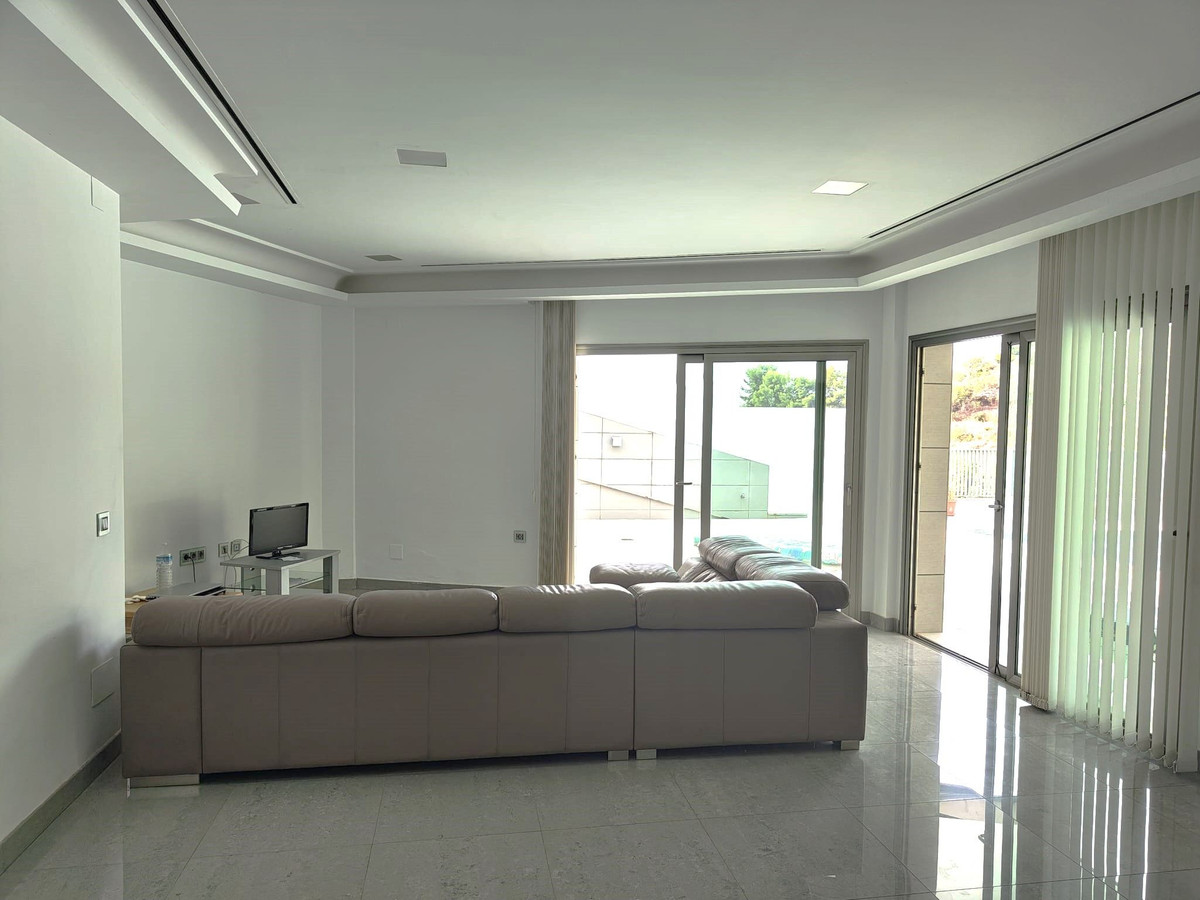 5 Bed Townhouse for sale in Benalmadena Costa Del Sol, Málaga, Spain