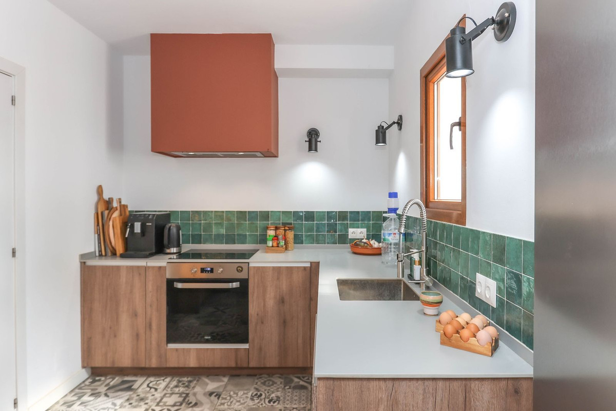 Se vende Cama y Desayuno de 8 dormitorios en Costa Del Sol, Málaga, España