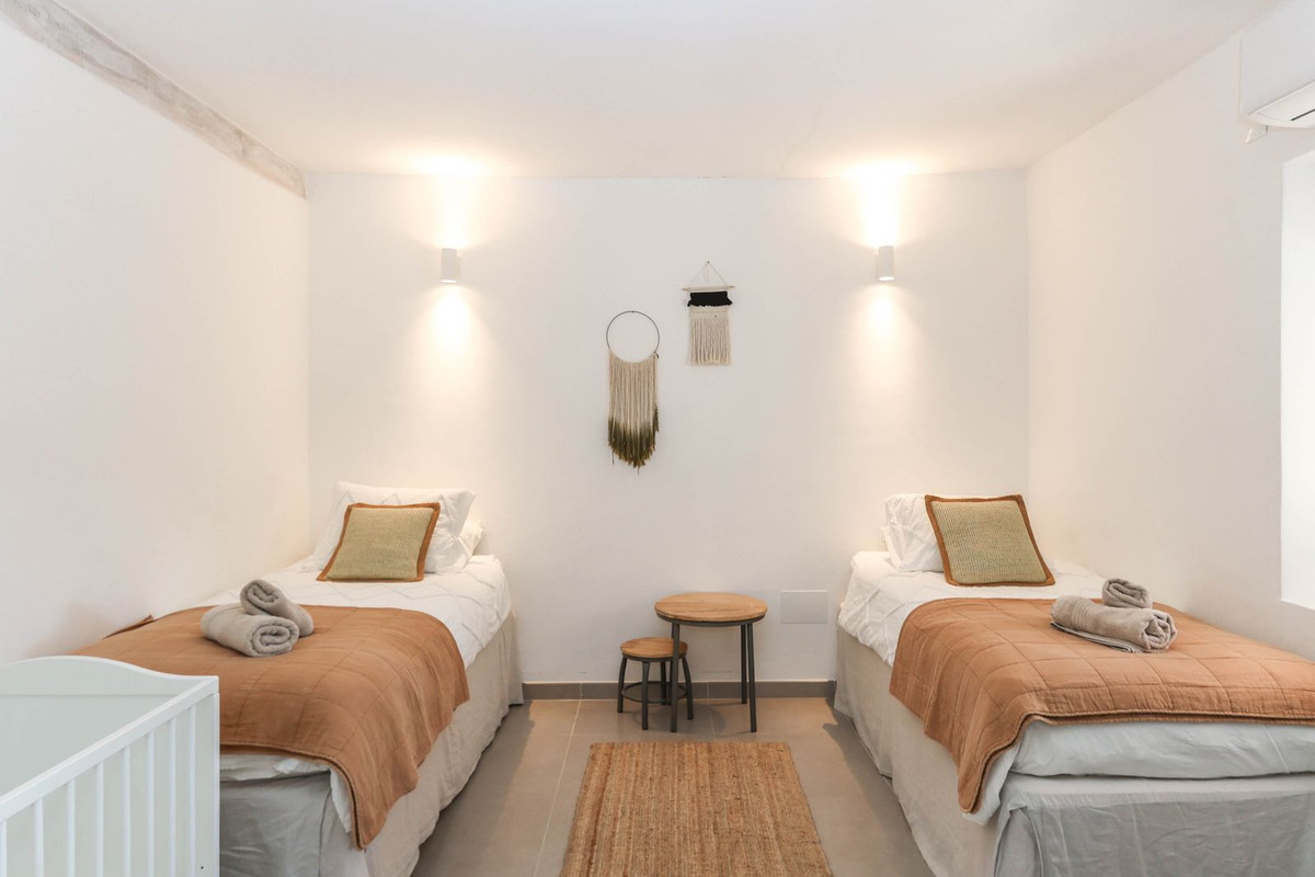 Se vende Cama y Desayuno de 8 dormitorios en Costa Del Sol, Málaga, España