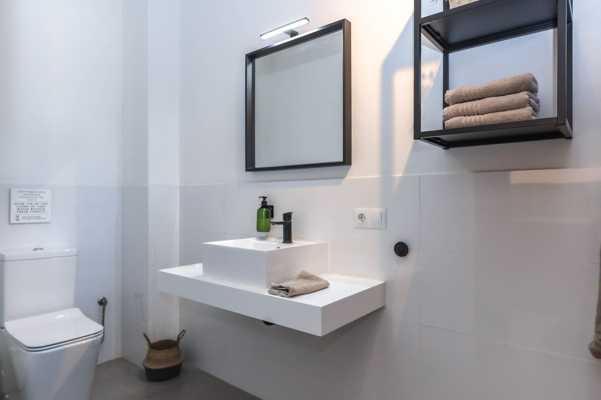 Se vende Cama y Desayuno de 8 dormitorios en Costa Del Sol, Málaga, España