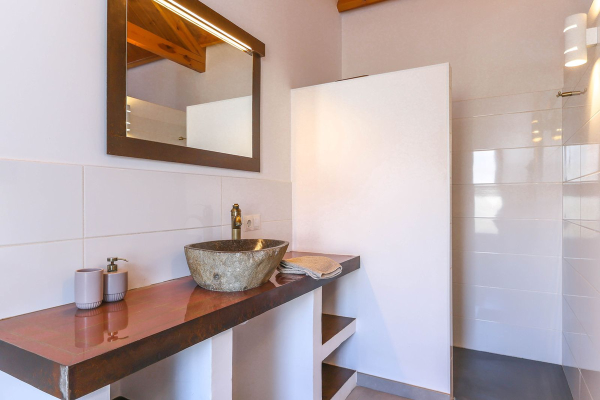 Se vende Cama y Desayuno de 8 dormitorios en Costa Del Sol, Málaga, España