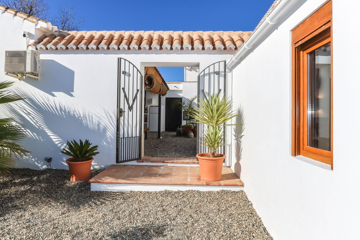 Se vende Cama y Desayuno de 8 dormitorios en Costa Del Sol, Málaga, España
