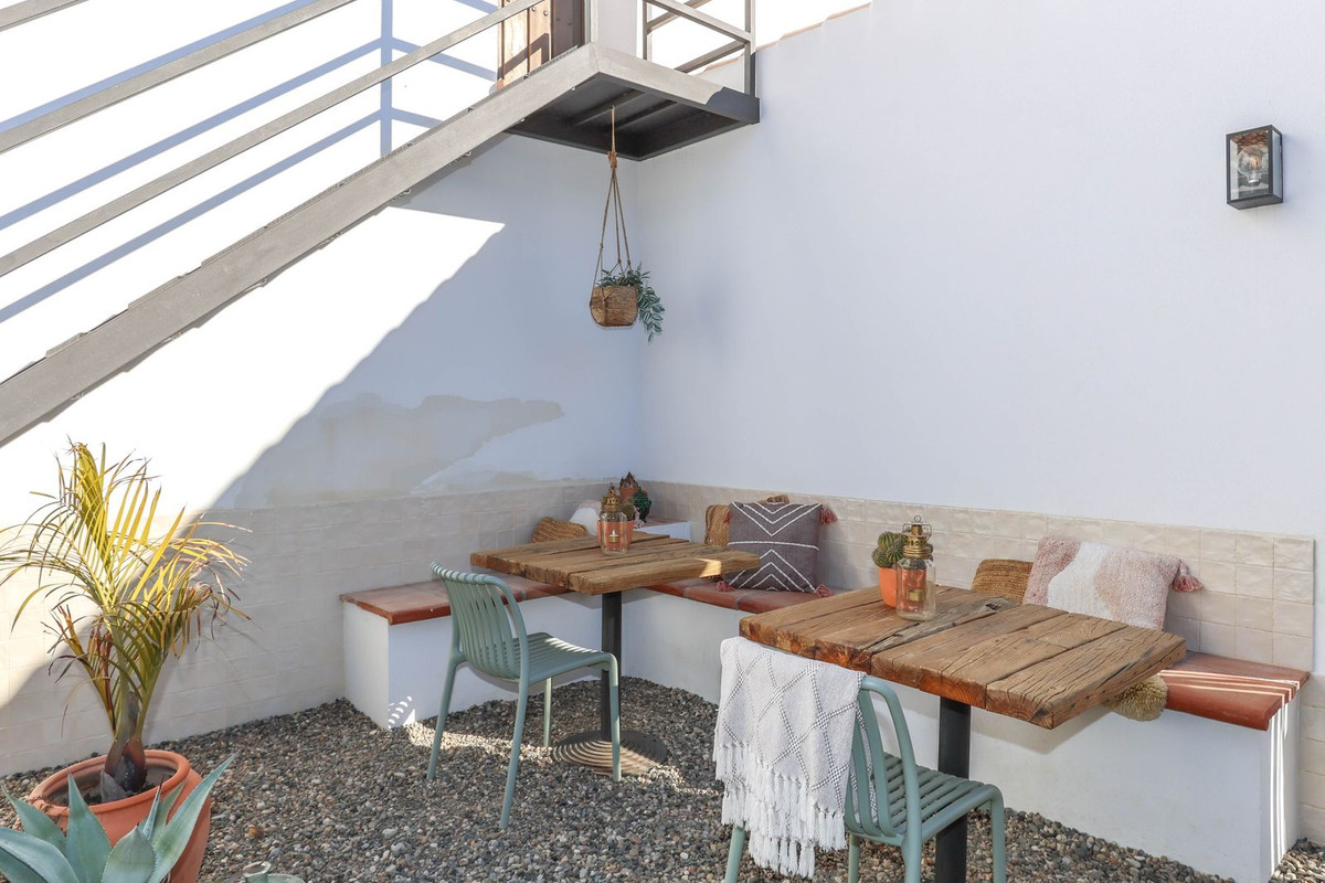 Se vende Cama y Desayuno de 8 dormitorios en Costa Del Sol, Málaga, España