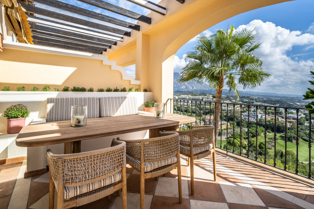 3 Bed Apartment for sale in Benahavís Costa Del Sol, Málaga, Spain