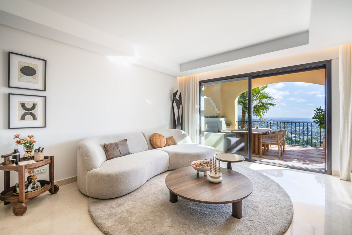 3 Bed Apartment for sale in Benahavís Costa Del Sol, Málaga, Spain