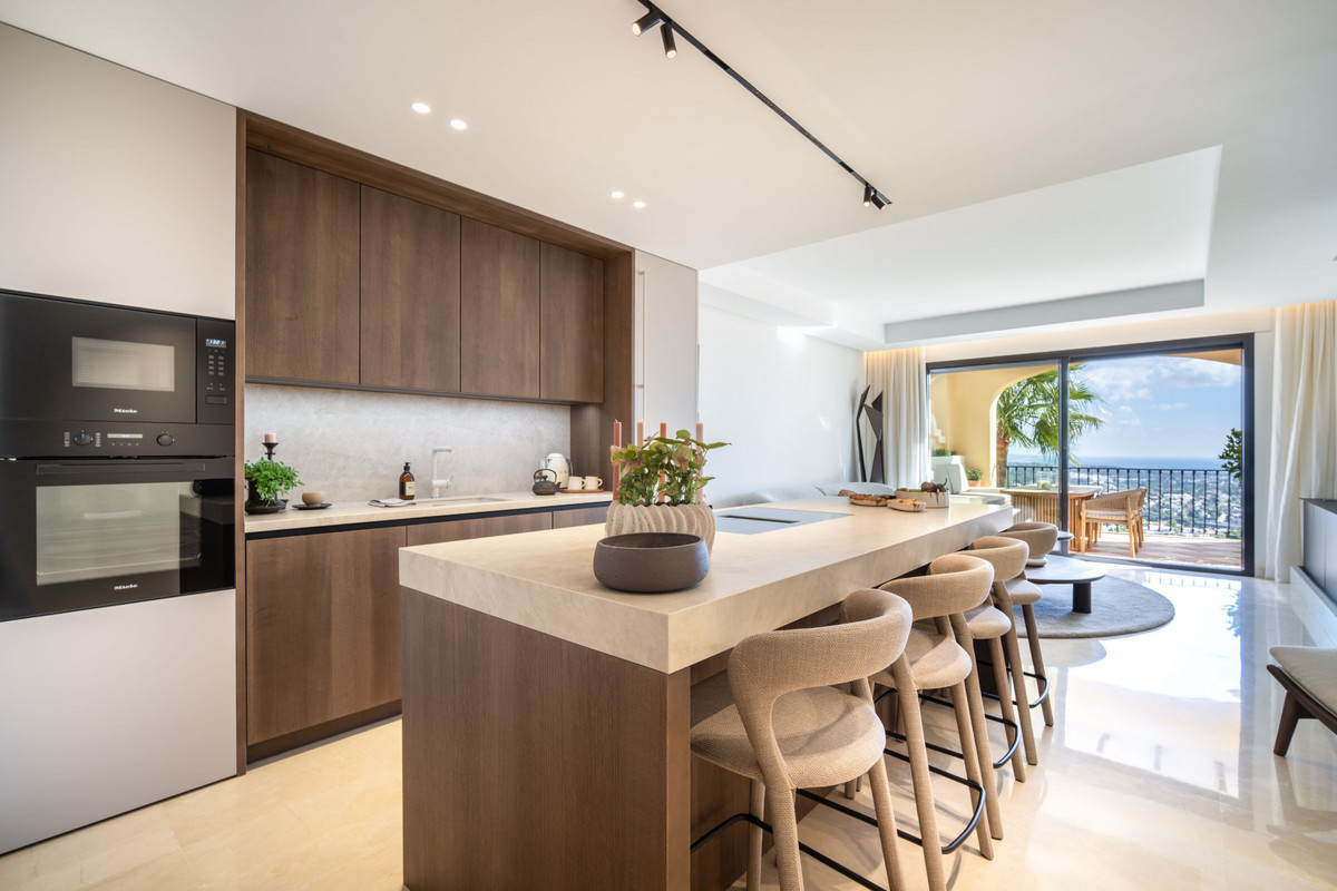 3 Bed Apartment for sale in Benahavís Costa Del Sol, Málaga, Spain