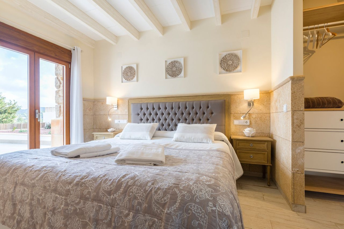 12 Bed Townhouse for sale in Lliber Costa Blanca, Alicante, Spain
