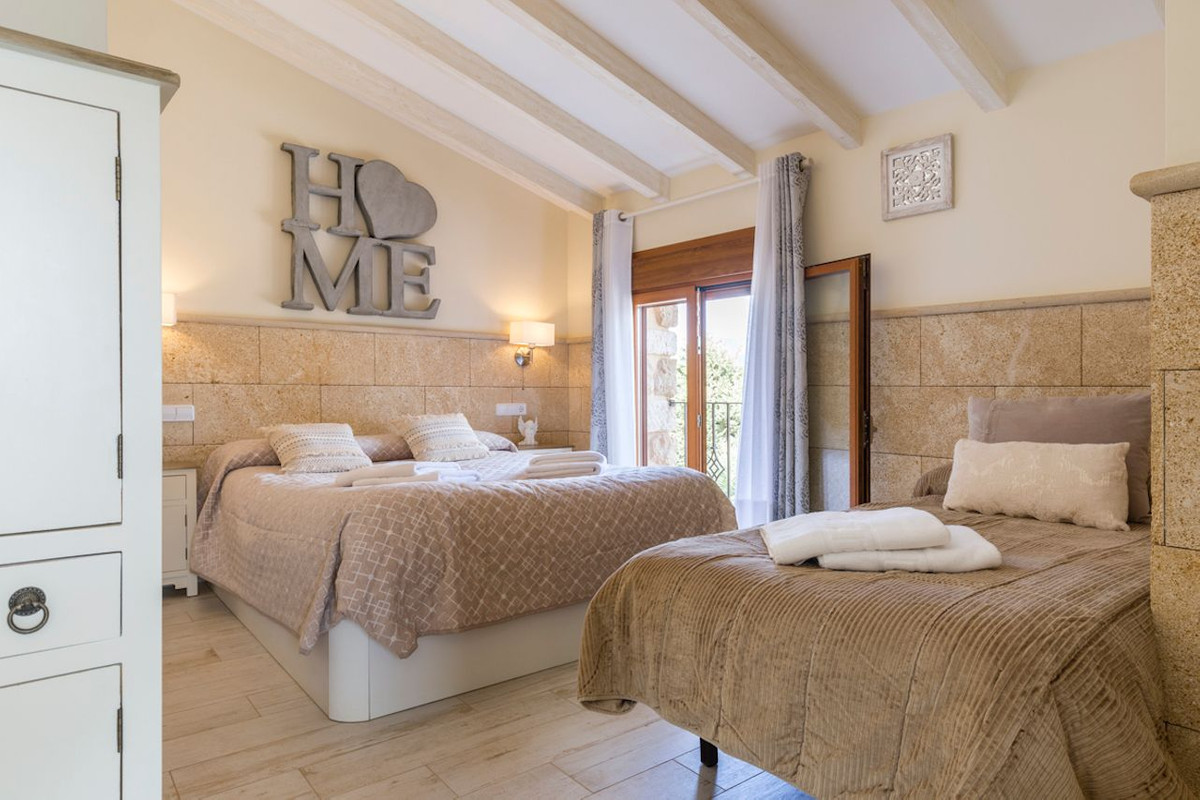 12 Bed Townhouse for sale in Lliber Costa Blanca, Alicante, Spain