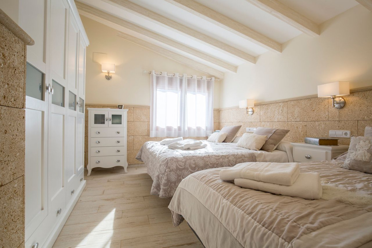 12 Bed Townhouse for sale in Lliber Costa Blanca, Alicante, Spain