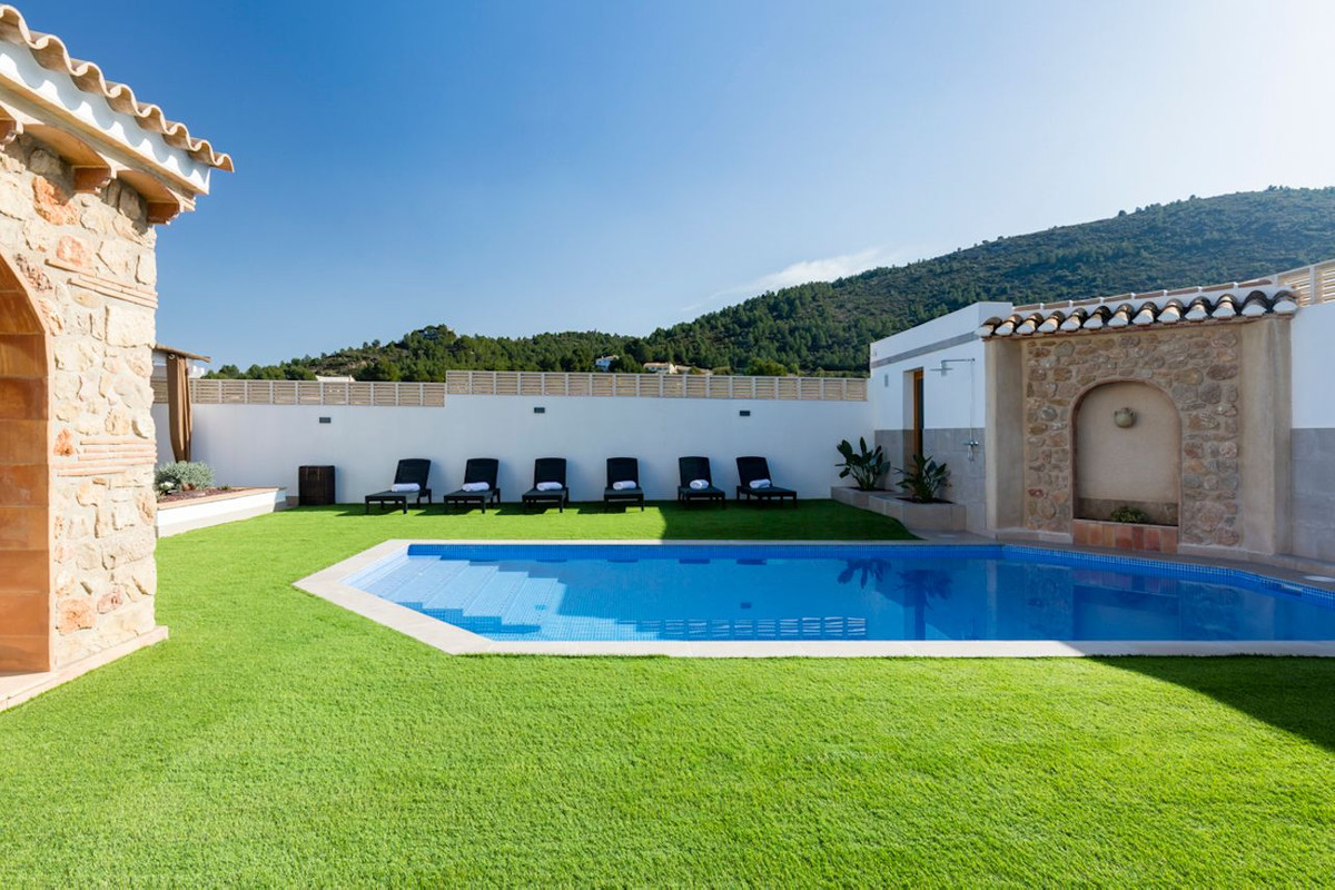 12 Bed Townhouse for sale in Lliber Costa Blanca, Alicante, Spain