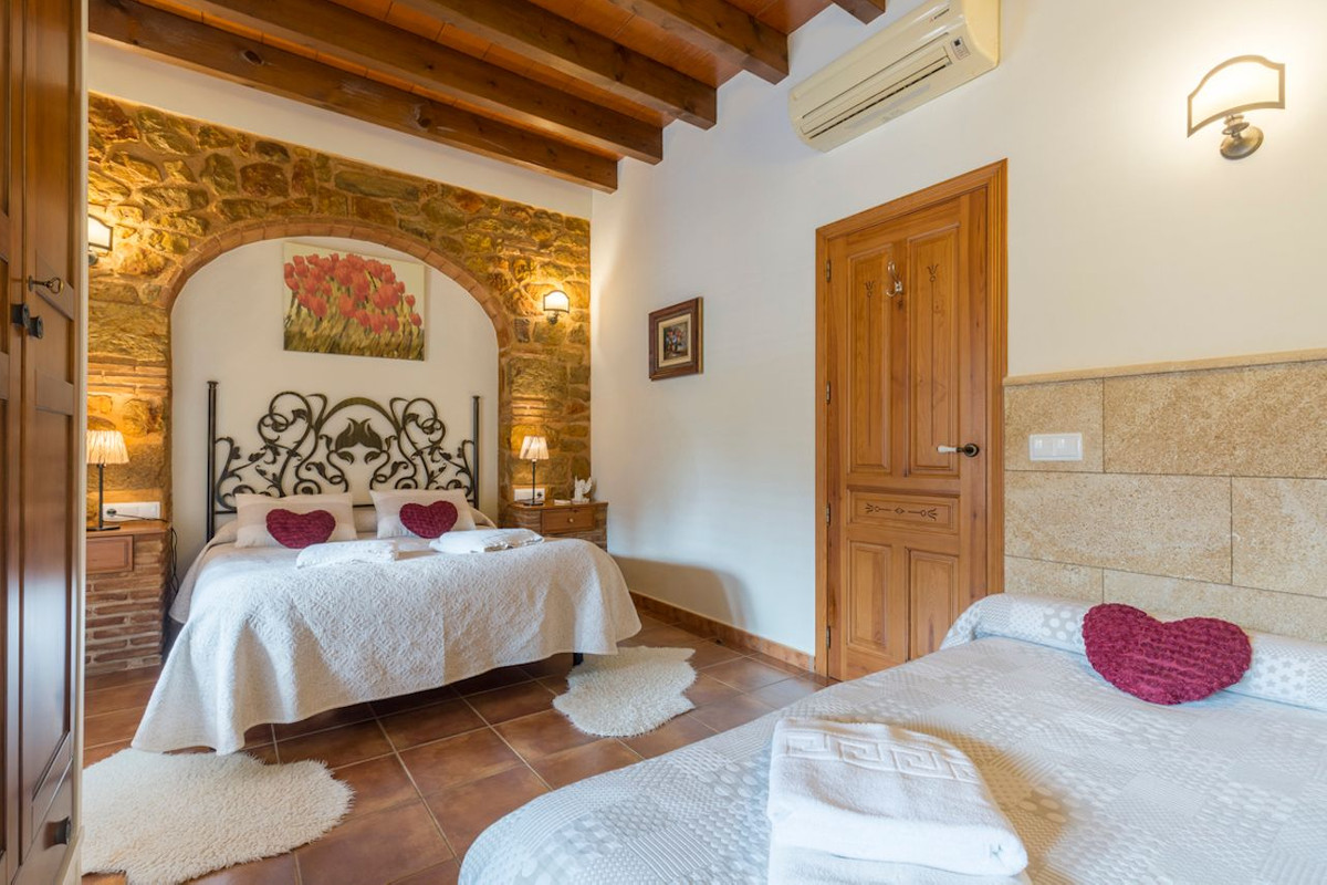 12 Bed Townhouse for sale in Lliber Costa Blanca, Alicante, Spain