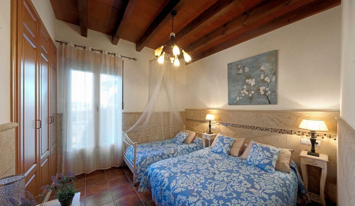 12 Bed Townhouse for sale in Lliber Costa Blanca, Alicante, Spain