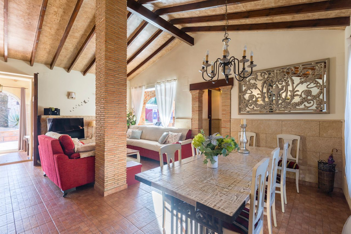 12 Bed Townhouse for sale in Lliber Costa Blanca, Alicante, Spain