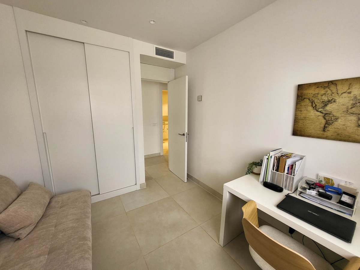 Se vende Apartamento Planta Media de 3 dormitorios en Costa Del Sol, Málaga, España