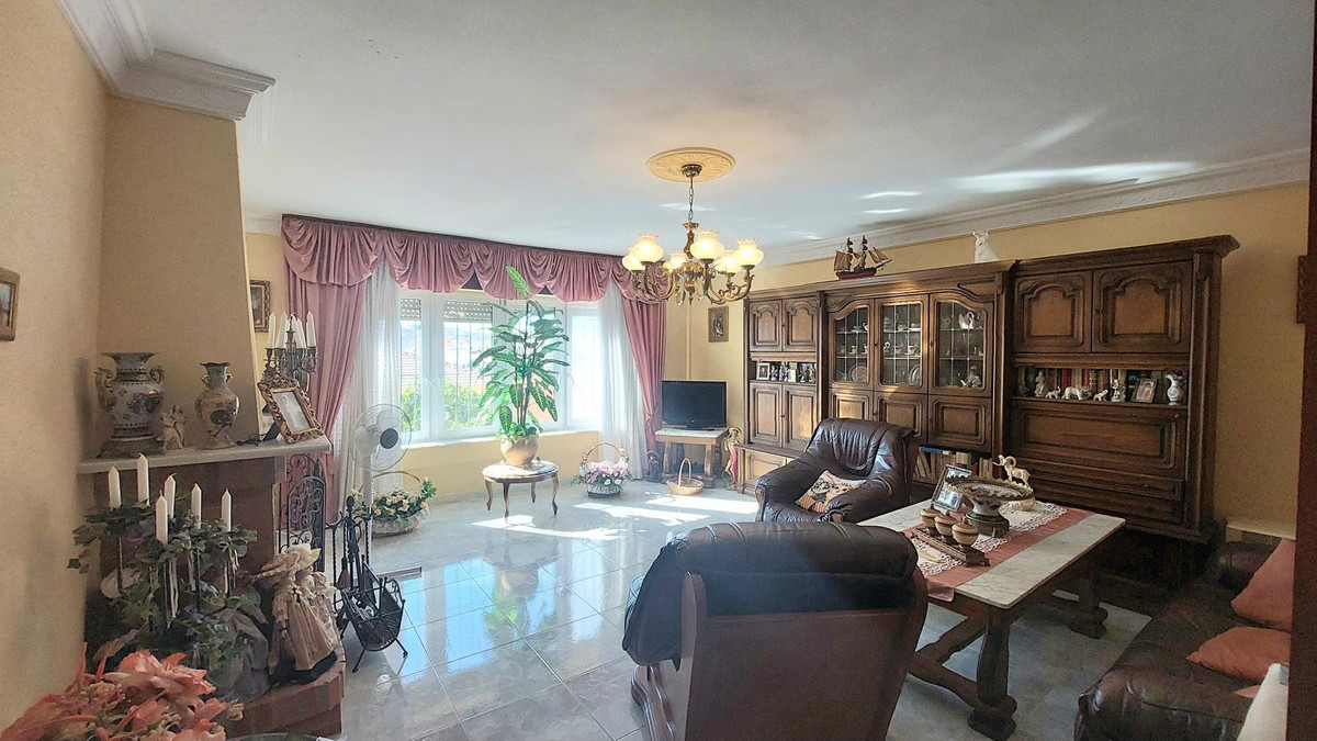Se vende Villa - Chalet de 5 dormitorios en Costa Del Sol, Málaga, España