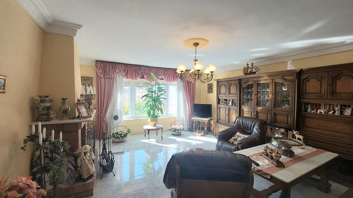 Se vende Villa - Chalet de 5 dormitorios en Costa Del Sol, Málaga, España
