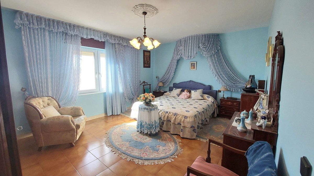 Se vende Villa - Chalet de 5 dormitorios en Costa Del Sol, Málaga, España