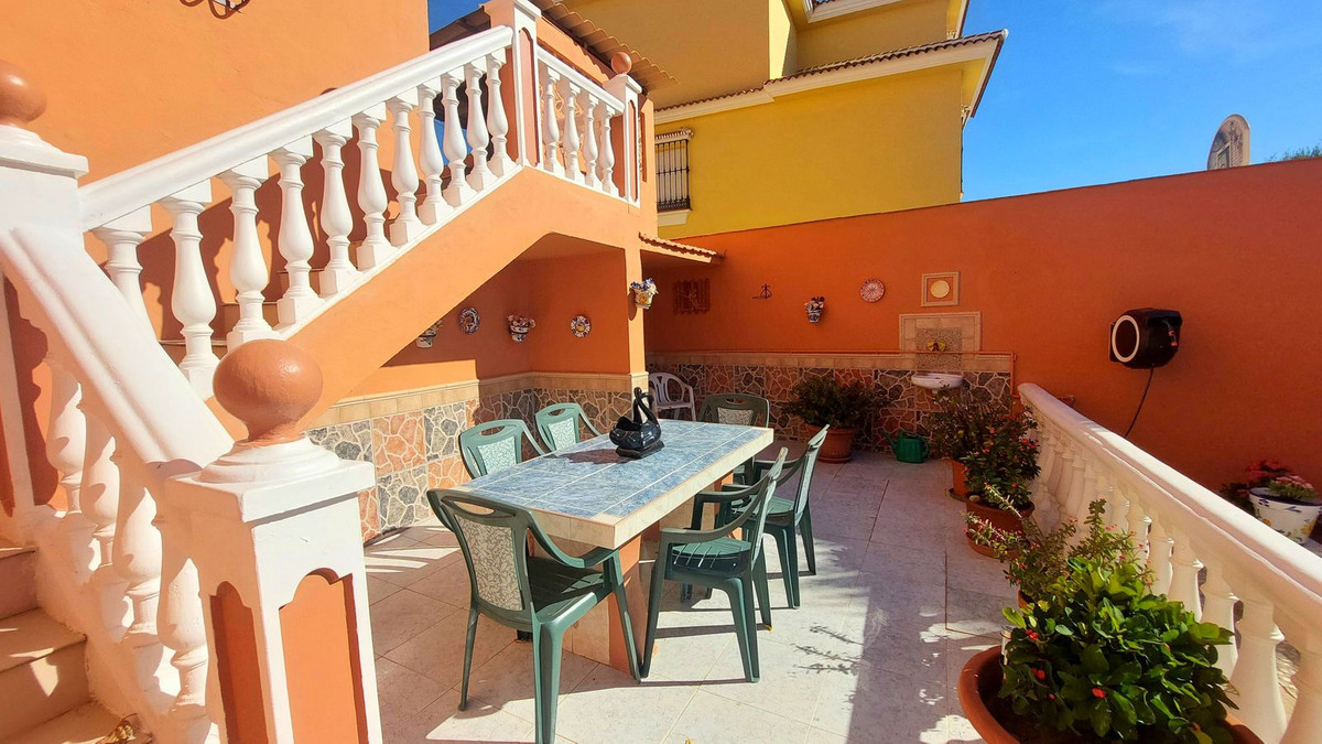 Se vende Villa - Chalet de 5 dormitorios en Costa Del Sol, Málaga, España