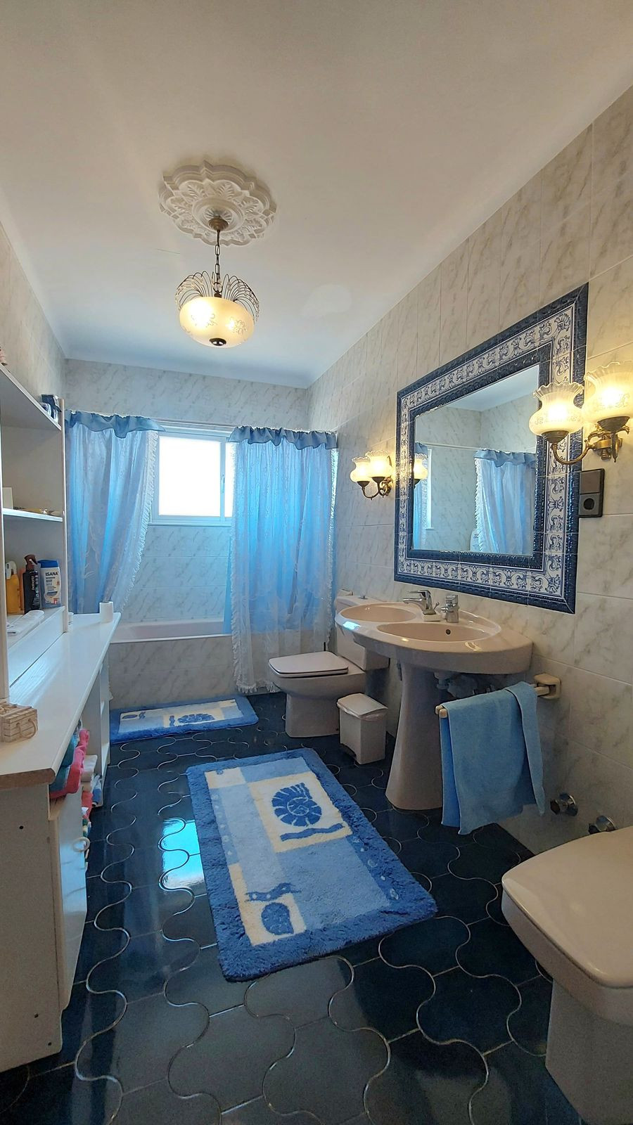 Se vende Villa - Chalet de 5 dormitorios en Costa Del Sol, Málaga, España