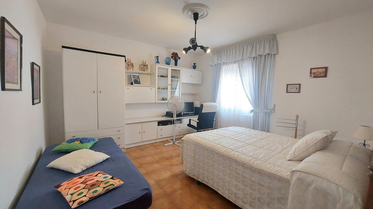 Se vende Villa - Chalet de 5 dormitorios en Costa Del Sol, Málaga, España