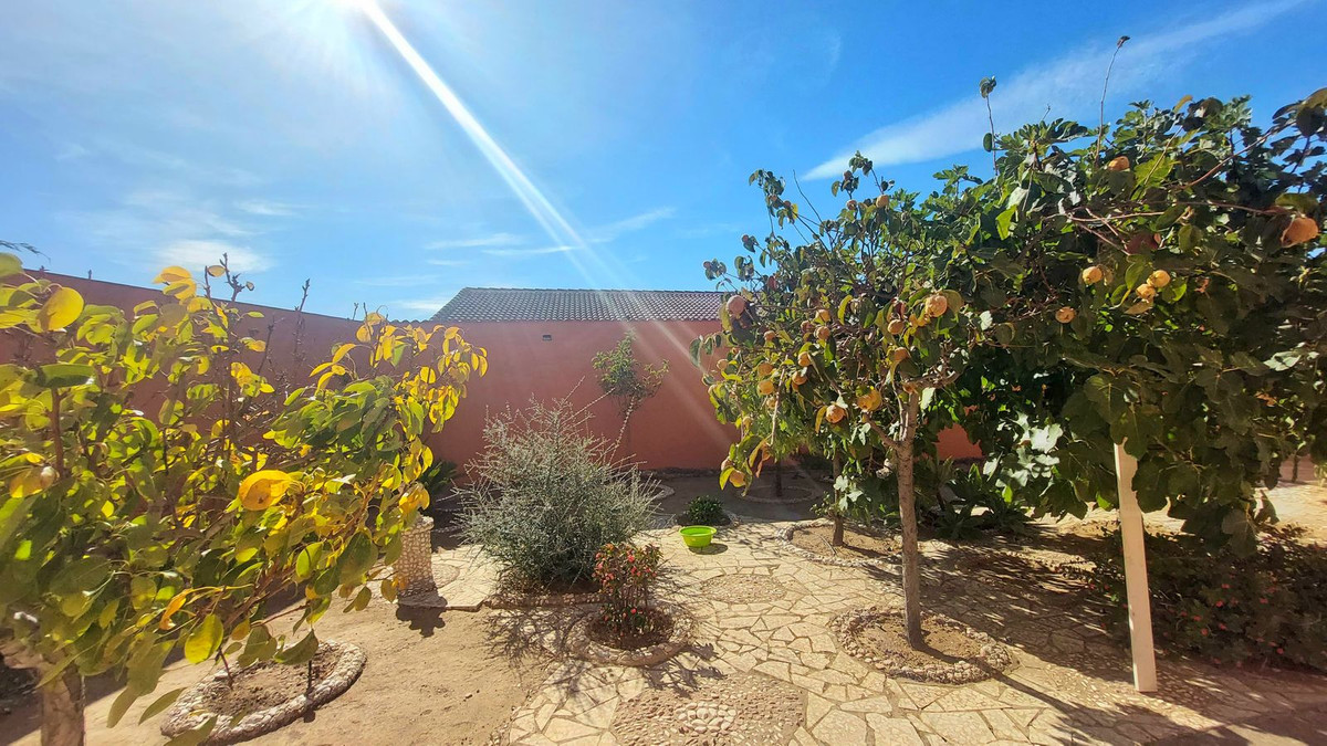 Se vende Villa - Chalet de 5 dormitorios en Costa Del Sol, Málaga, España