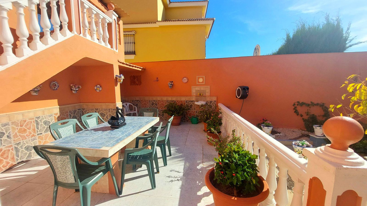Se vende Villa - Chalet de 5 dormitorios en Costa Del Sol, Málaga, España