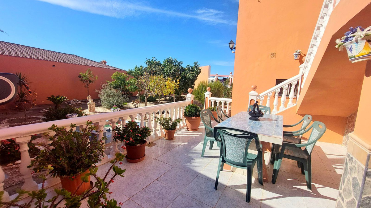 Se vende Villa - Chalet de 5 dormitorios en Costa Del Sol, Málaga, España