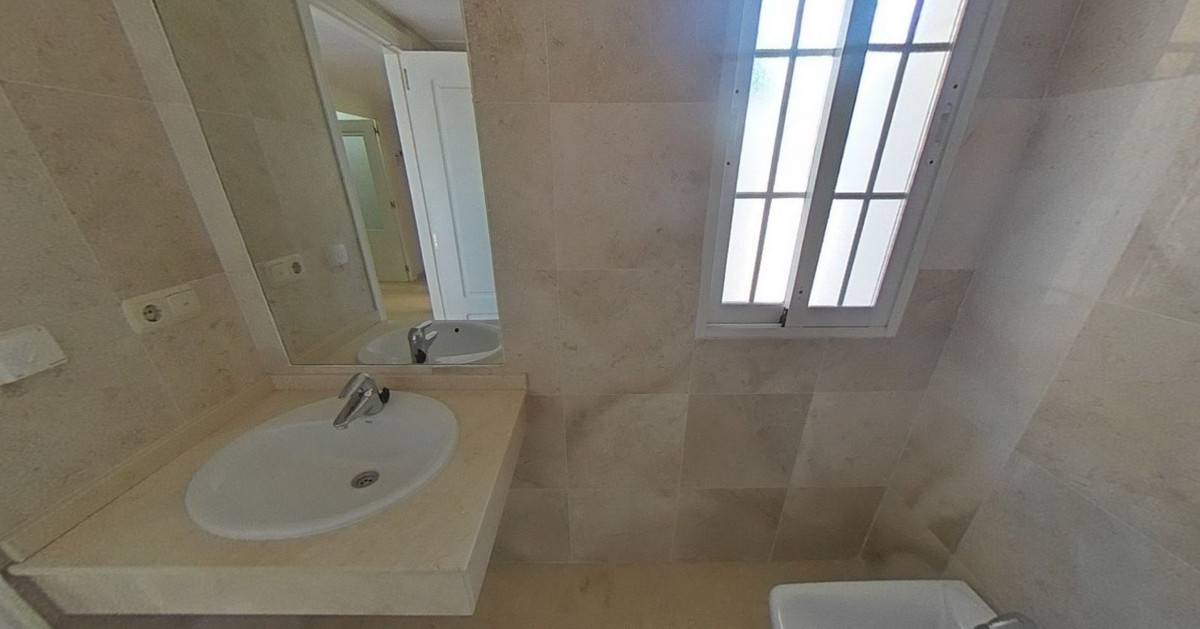 3 Bed Apartment for sale in Fuengirola Costa Del Sol, Málaga, Spain