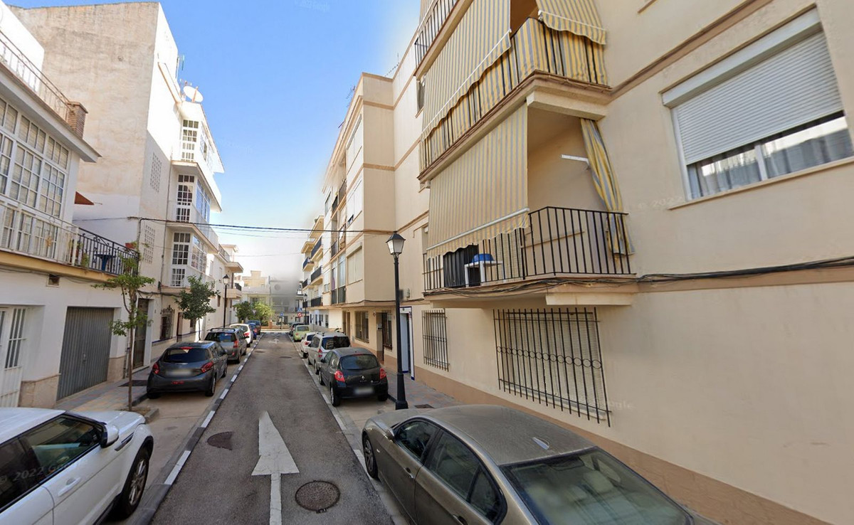 3 Bed Apartment for sale in Fuengirola Costa Del Sol, Málaga, Spain