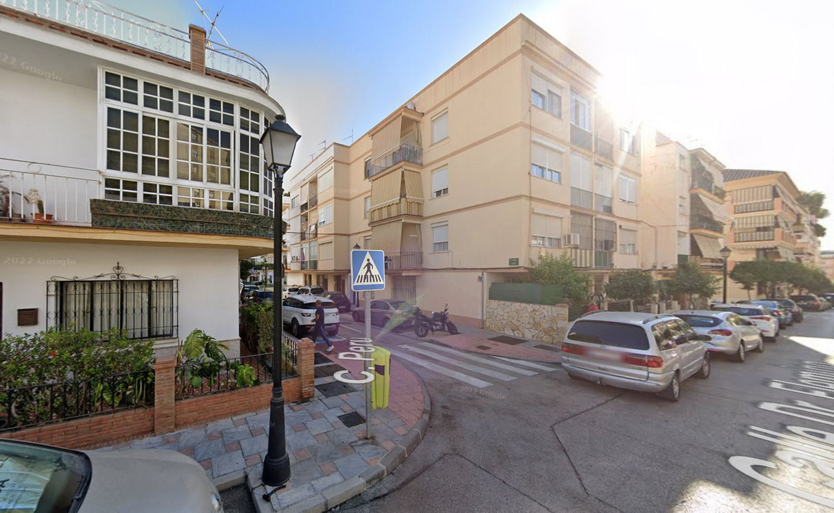 3 Bed Apartment for sale in Fuengirola Costa Del Sol, Málaga, Spain