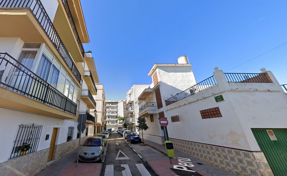 3 Bed Apartment for sale in Fuengirola Costa Del Sol, Málaga, Spain