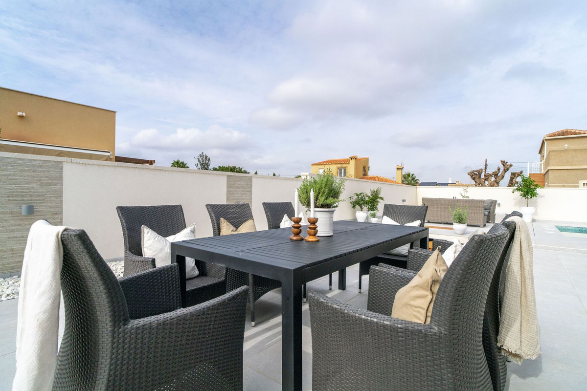 Se vende Pareada de 3 dormitorios en Costa Blanca, Alicante, España