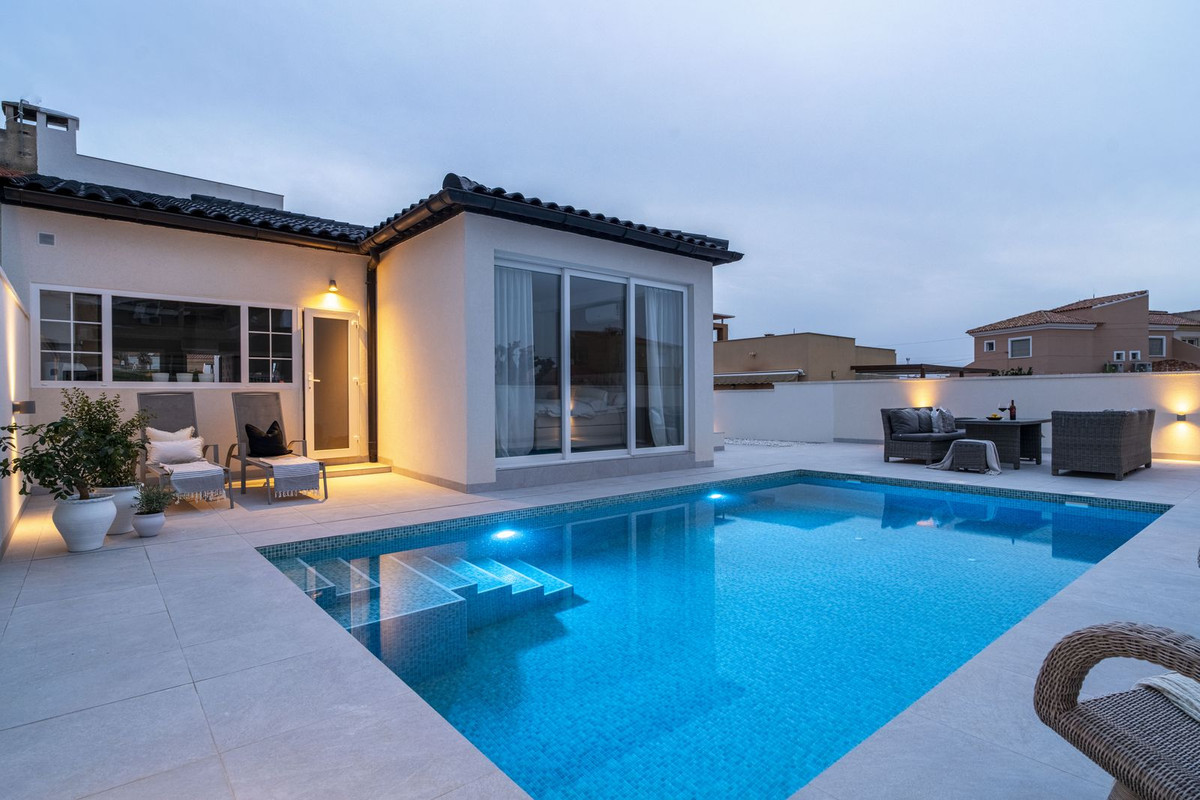 Se vende Pareada de 3 dormitorios en Costa Blanca, Alicante, España