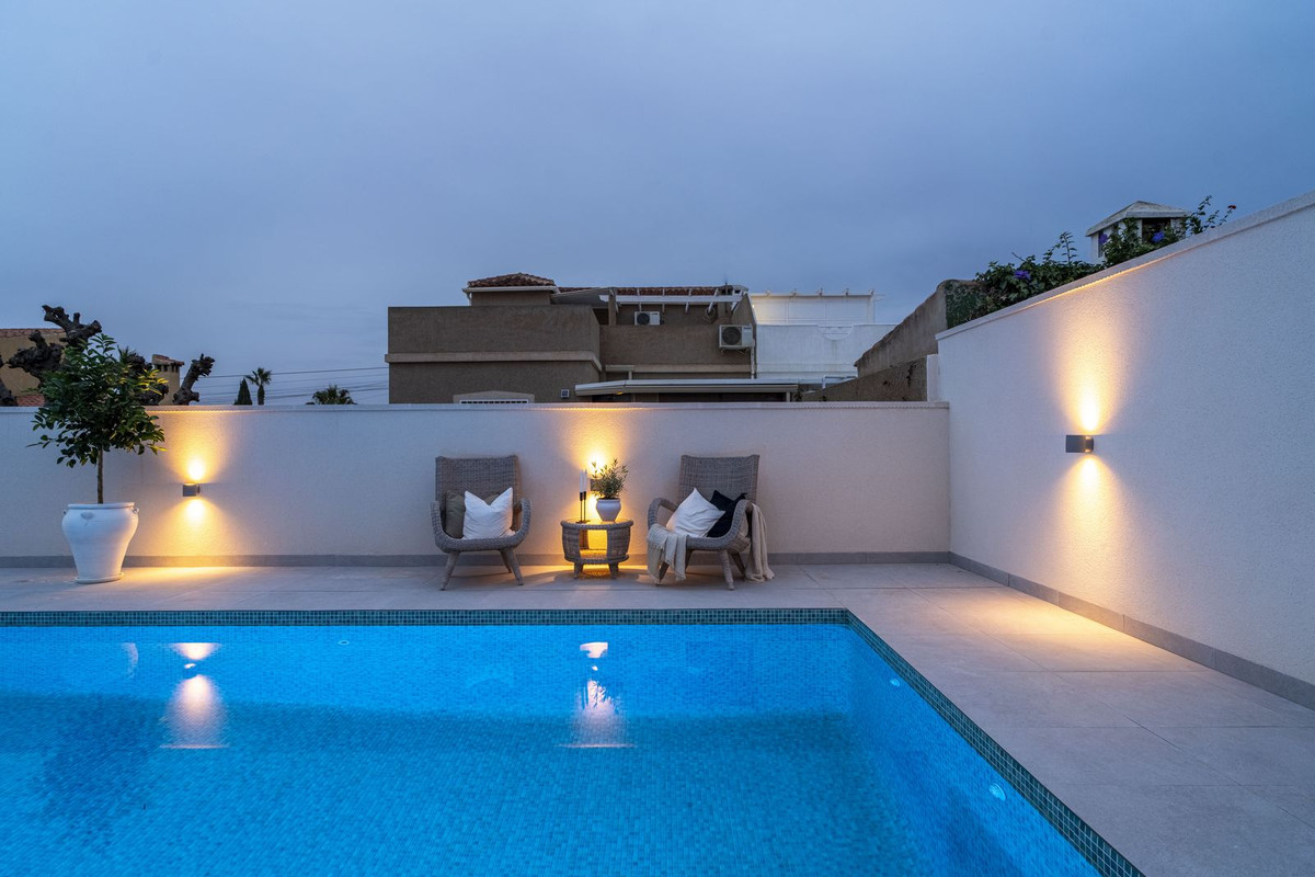 Se vende Pareada de 3 dormitorios en Costa Blanca, Alicante, España