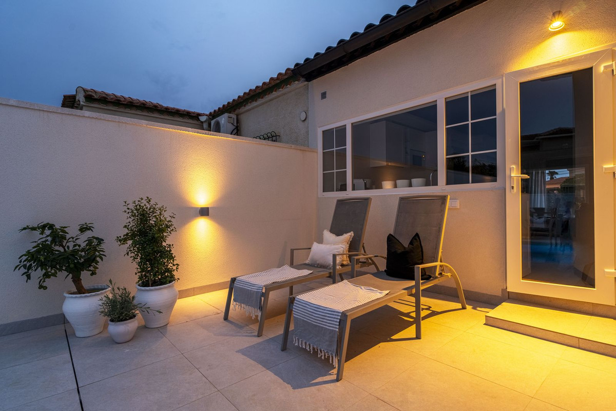 Se vende Pareada de 3 dormitorios en Costa Blanca, Alicante, España