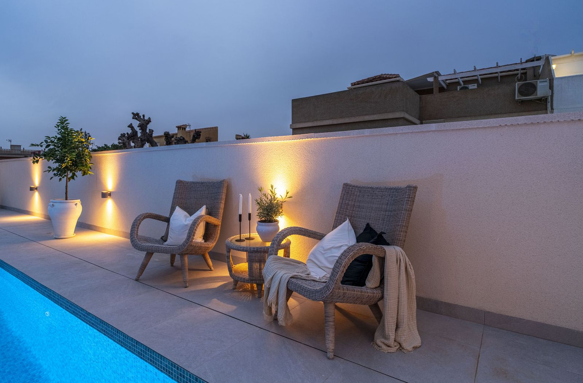Se vende Pareada de 3 dormitorios en Costa Blanca, Alicante, España