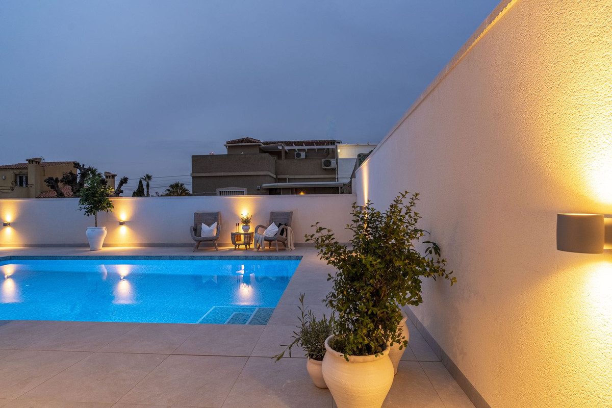 Se vende Pareada de 3 dormitorios en Costa Blanca, Alicante, España