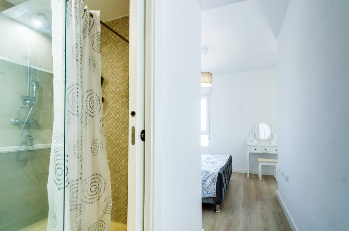 Se vende Apartamento Planta Media de 3 dormitorios en Costa Del Sol, Málaga, España