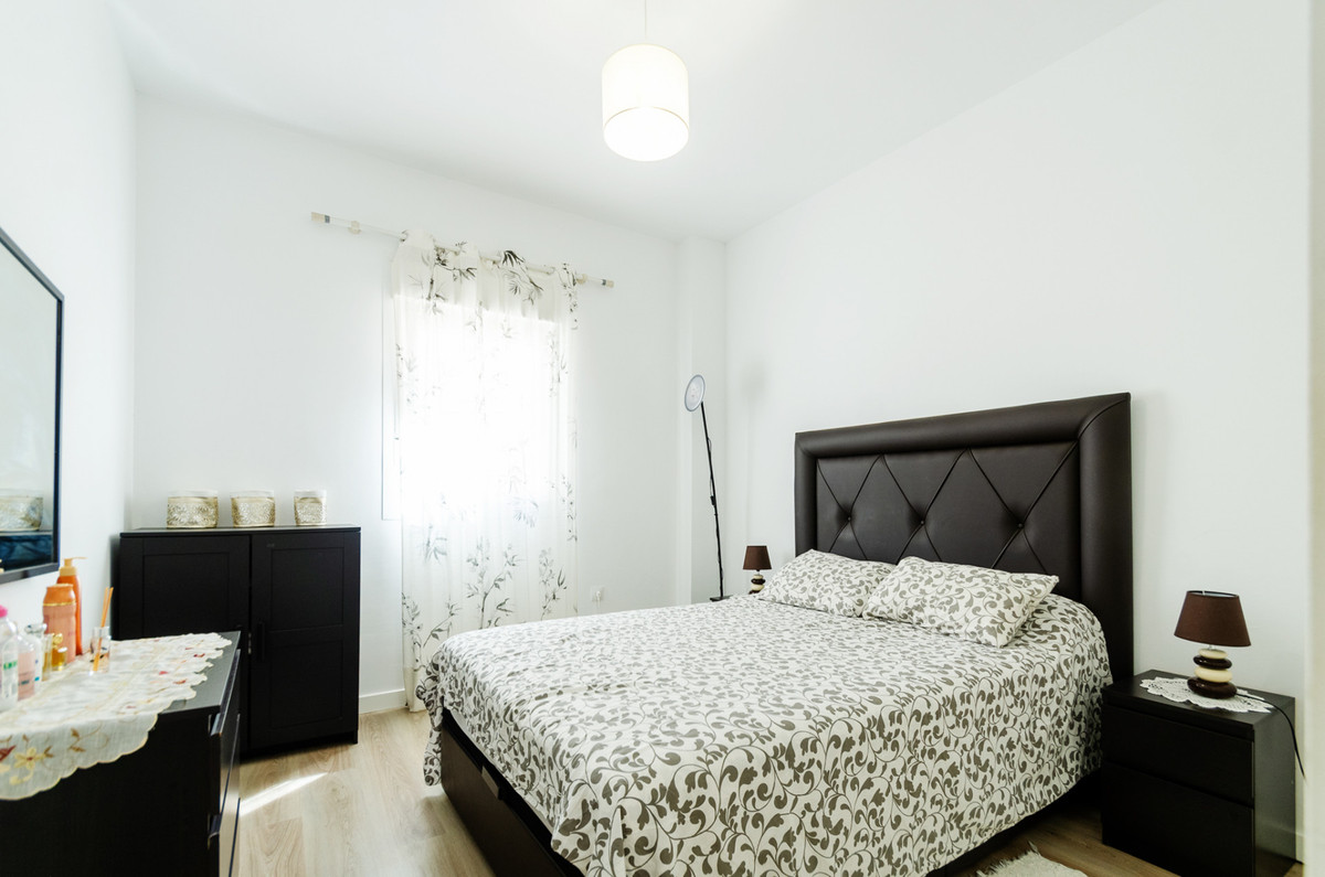 Se vende Apartamento Planta Media de 3 dormitorios en Costa Del Sol, Málaga, España