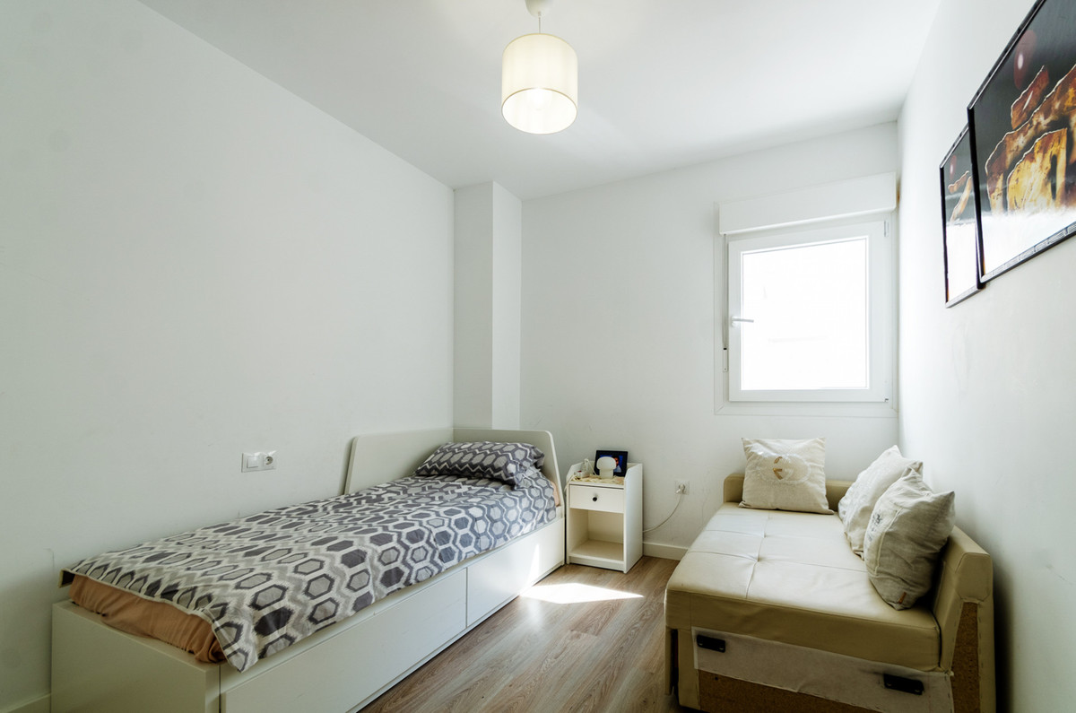 Se vende Apartamento Planta Media de 3 dormitorios en Costa Del Sol, Málaga, España