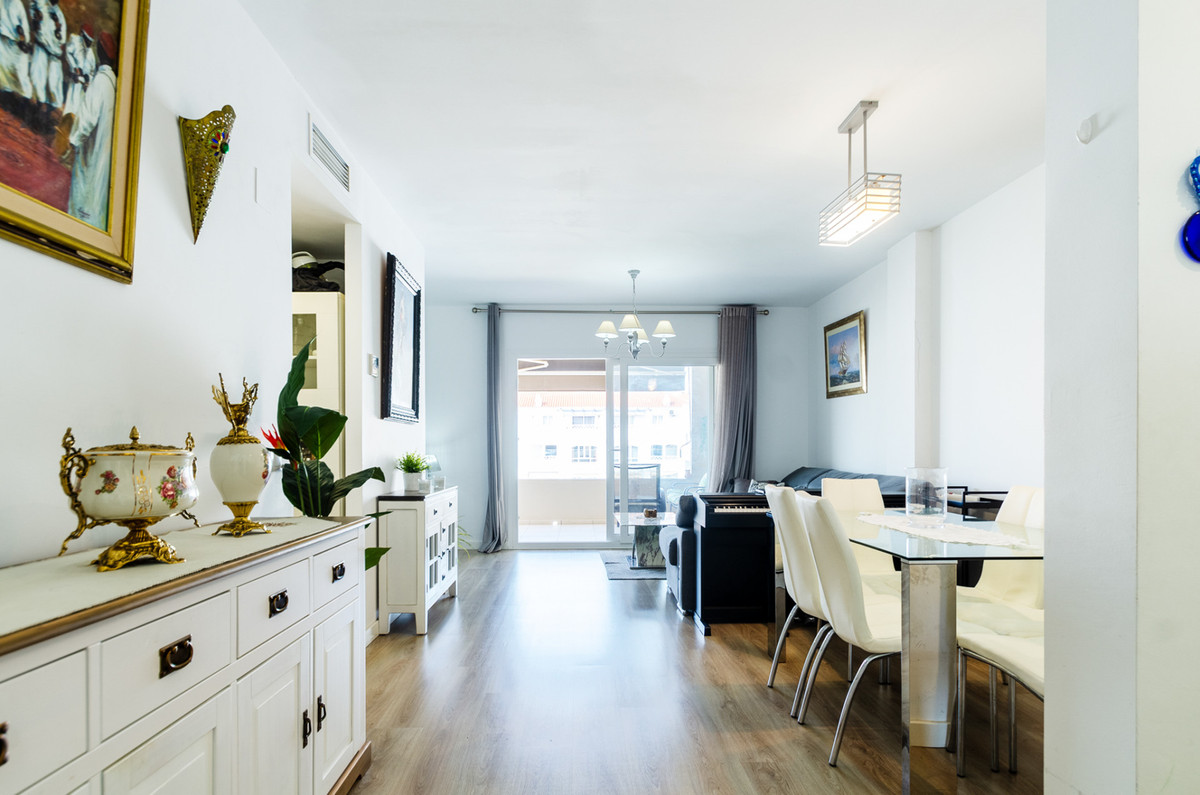 Se vende Apartamento Planta Media de 3 dormitorios en Costa Del Sol, Málaga, España